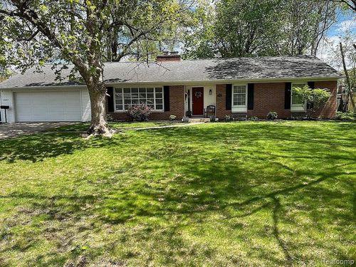 2507 Carlyle Dr, Kalamazoo, MI, 49008-2217 | Card Image