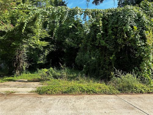 132 E Gregg St, Shreveport, LA, 71104-5118 | Card Image