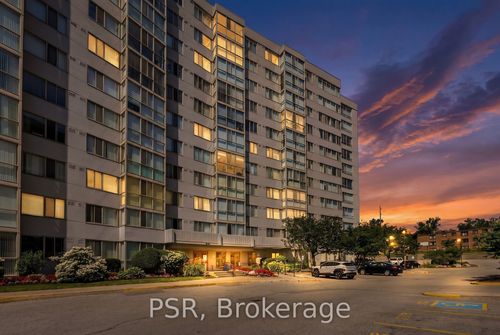 806-270 Davis Dr, Newmarket, ON, L3Y8K2 | Card Image