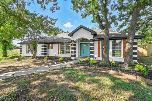 400 Baldwin Dr, Joshua, TX, 76058-4748 | Card Image
