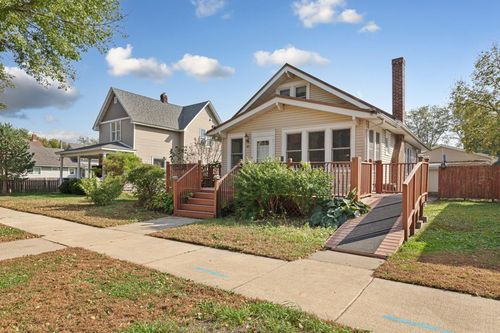 627 Park Ln, Mankato, MN, 56001-1619 | Card Image