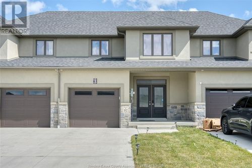 102 Lane St, Essex, ON, N8M0B2 | Card Image