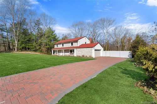 10 Mont Ave, Dix Hills, NY, 11746-6836 | Card Image