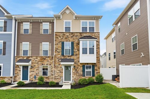 9 Wentworth Ln, Deer Park, OH, 45236-3574 | Card Image