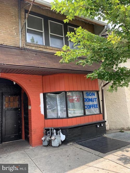 402 Long Ln, UPPER DARBY, PA, 19082-5190 | Card Image