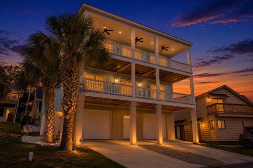 924 Perrin Dr, North Myrtle Beach, SC, 29582-3542 | Card Image