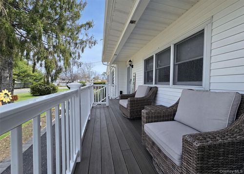 310 Browns Rd, Nesconset, NY, 11767-3342 | Card Image