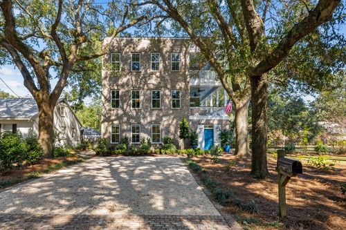 2112 Parkway Dr, Charleston, SC, 29412-2046 | Card Image