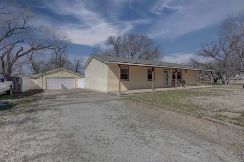 507 N College St, Winfield, KS, 67156-1403 | Card Image