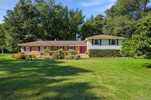 11111 Shadywood Dr, Brighton, MI, 48114-9248 | Card Image
