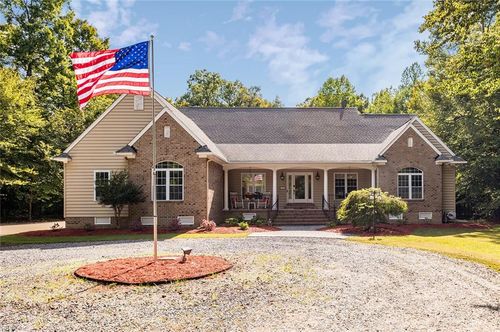 17134 Longview Dr, Smithfield, VA, 23430-6708 | Card Image