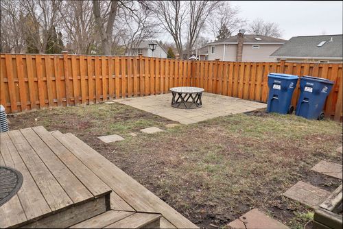 819 Mansfield Ct, Schaumburg, IL, 60194-2228 | Card Image