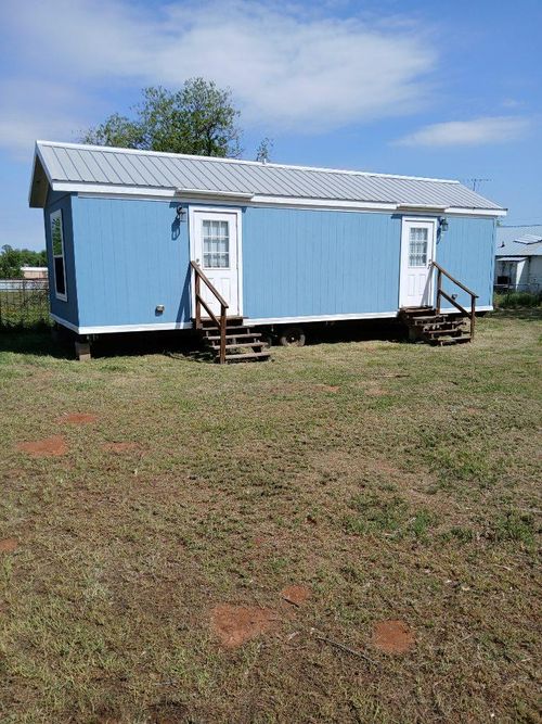 108 Yantis St, Sweetwater, TX, 79556-5517 | Card Image