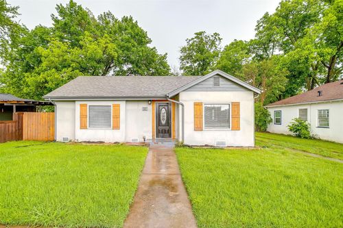 823 College St, Cleburne, TX, 76033-4707 | Card Image