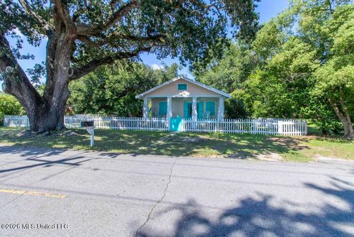 1085 Township Rd, Gulfport, MS, 39507-1412 | Card Image