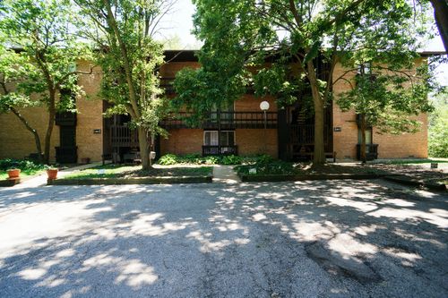 unit-1p-1617 Maple Ter, Lisle, IL, 60532-2547 | Card Image