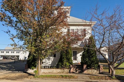 apt-3-4 Elm St, Peabody, MA, 01960-4499 | Card Image