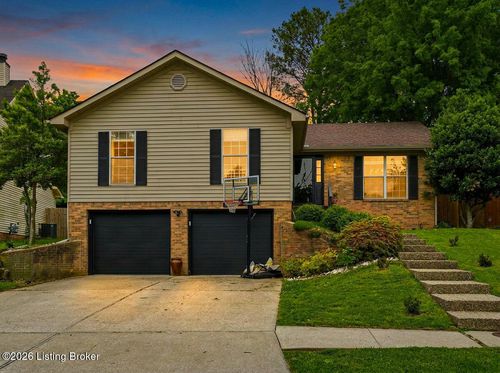 240 Rolling Ridge Way, Simpsonville, KY, 40067-6663 | Card Image
