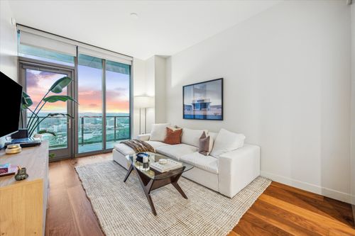 2304-44 East Ave, Austin, TX, 78701 | Card Image