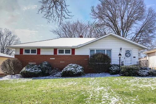 2915 Friar Dr, Parma, OH, 44134-5510 | Card Image