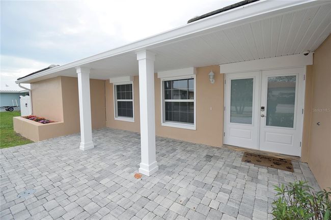 Front porch | Image 22
