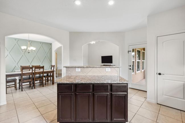 Island/ Breakfast bar; walk-in pantry off to your right | Image 14