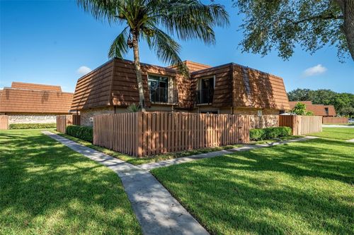 2551 Lakeview Ct, Hollywood, FL, 33026-3667 | Card Image