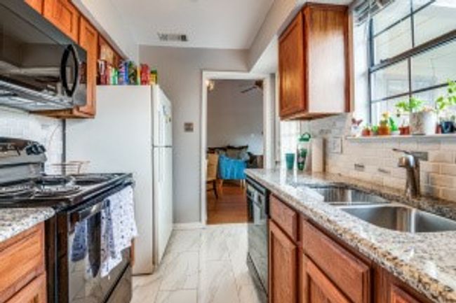 APT-1102 - 2835 Keller Springs Rd, Condo with 2 bedrooms, 1 bathrooms and null parking in Carrollton TX | Image 7