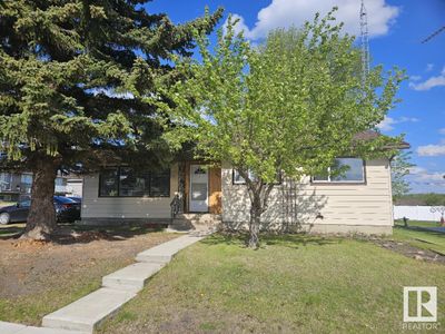 4907 44 St, House other with 3 bedrooms, 1 bathrooms and null parking in Two Hills AB | Image 1