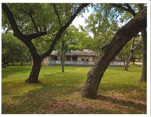 215 Serenada Dr, Georgetown, TX, 78628-1517 | Card Image