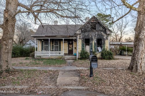 165 S Randolph St, Holly Springs, MS, 38635-3111 | Card Image