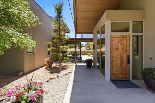 27 Old Rd, Lamy, NM, 87540-9629 | Card Image
