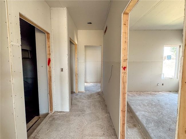 Hall from garage | Image 15
