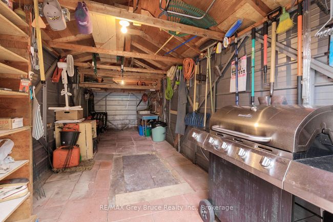 12 Guelph St, House other with 3 bedrooms, 1 bathrooms and 4 parking in Sauble Beach ON | Image 27