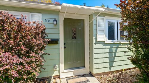 110 Phillips Rd, East Greenwich, RI, 02818-3428 | Card Image