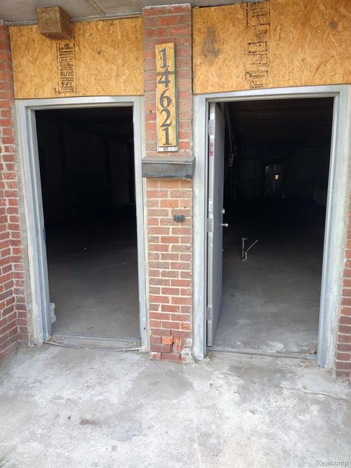 14621 Schaefer Hwy, Detroit, MI, 48227-3637 | Card Image