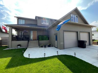 735 Northridge Ave, House detached with 5 bedrooms, 3 bathrooms and 6 parking in Picture Butte AB | Image 1