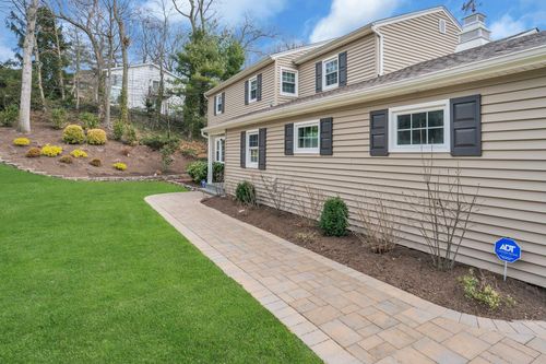 23 Parsons Dr, Dix Hills, NY, 11746-5217 | Card Image