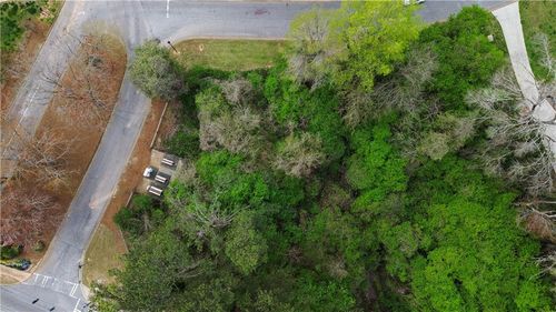 2020 S Hidden Hills Pkwy, Stone Mountain, GA, 30088-4015 | Card Image