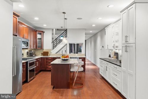 765 S 15th St, PHILADELPHIA, PA, 19146-2225 | Card Image