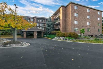 117 - 51 Old Oak Drive, Condo with 2 bedrooms, 2 bathrooms and 1 parking in Buffalo Grove IL | Image 1