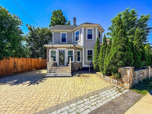 42 Winthrop St, Framingham, MA, 01702-6917 | Card Image