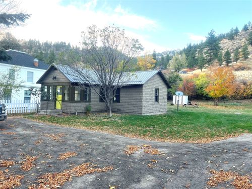 270 Wolf Creek Main St, Wolf Creek, MT, 59648-8675 | Card Image