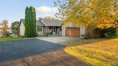 5600 Cannon Lake Ct, Faribault, MN, 55021-8504 | Card Image