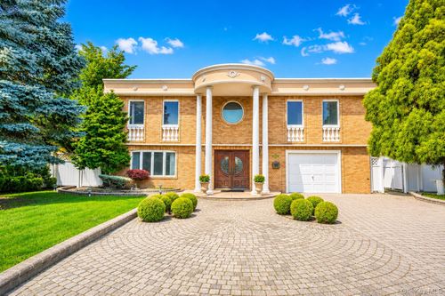 3153 Lee Pl, Bellmore, NY, 11710-5037 | Card Image