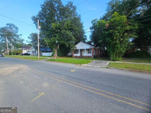 604 Hicks St, Waycross, GA, 31501-2943 | Card Image