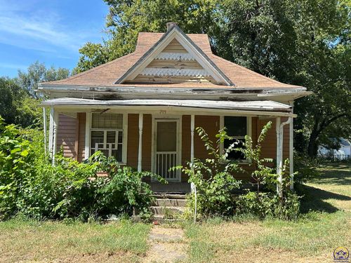 215 Exchange St, Emporia, KS, 66801 | Card Image