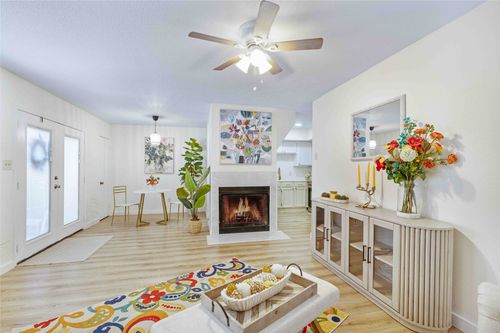 apt-b106-2310 Balsam Dr, Arlington, TX, 76006-5933 | Card Image