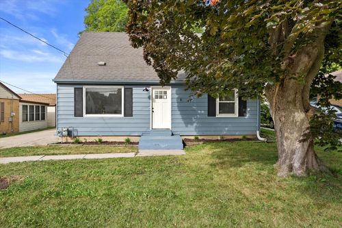 4561 S Kansas Avenue, Saint Francis, WI, 53235 | Card Image