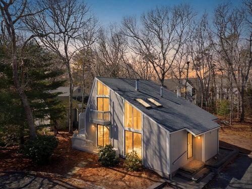 18 Sand Dollar Ln, Mashpee, MA, 02649-3840 | Card Image